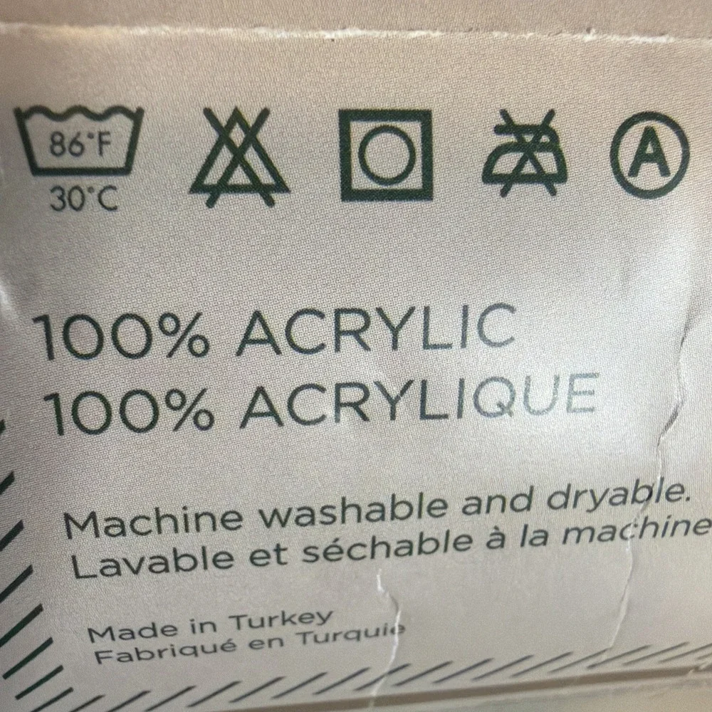 NEW Lion Brand Yarn Hometown Bonus Bundle Yarn Oakland Black 1 Skein